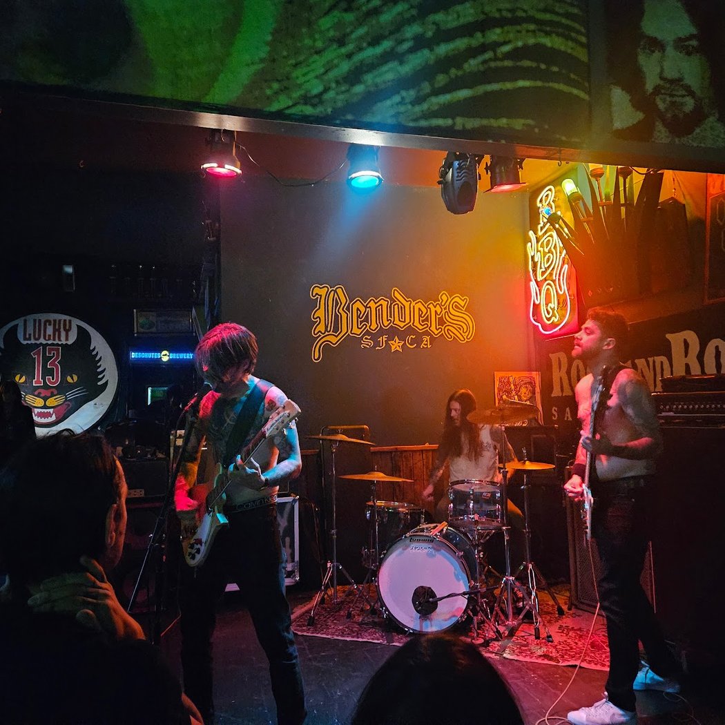 Bender's Bar & Grill 4