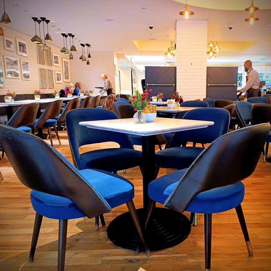 Harrods Café 3