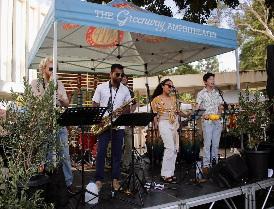La Compañía – Salsa Band to Dance to!