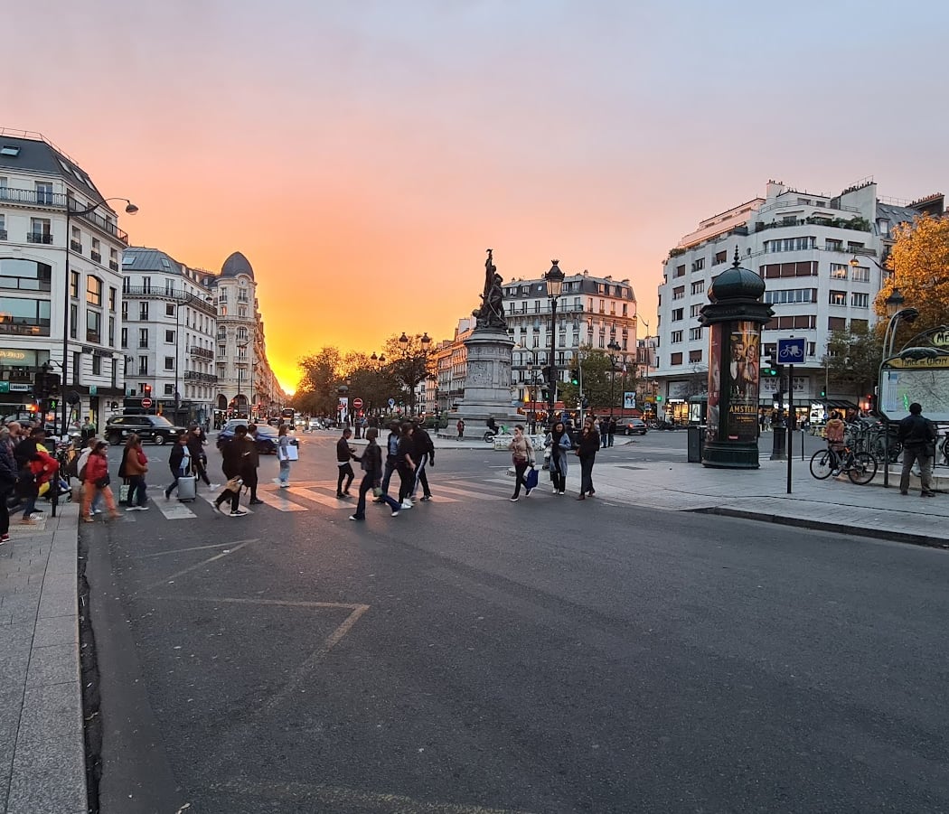 Place de Clichy 3
