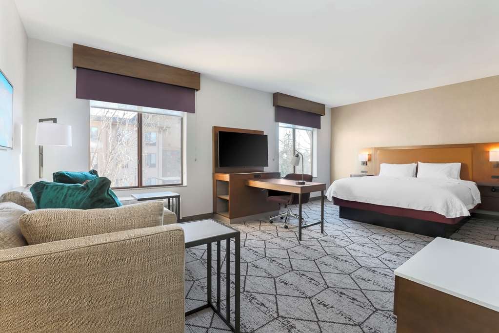 Hampton Inn & Suites Windsor - Sonoma Wine Country 2