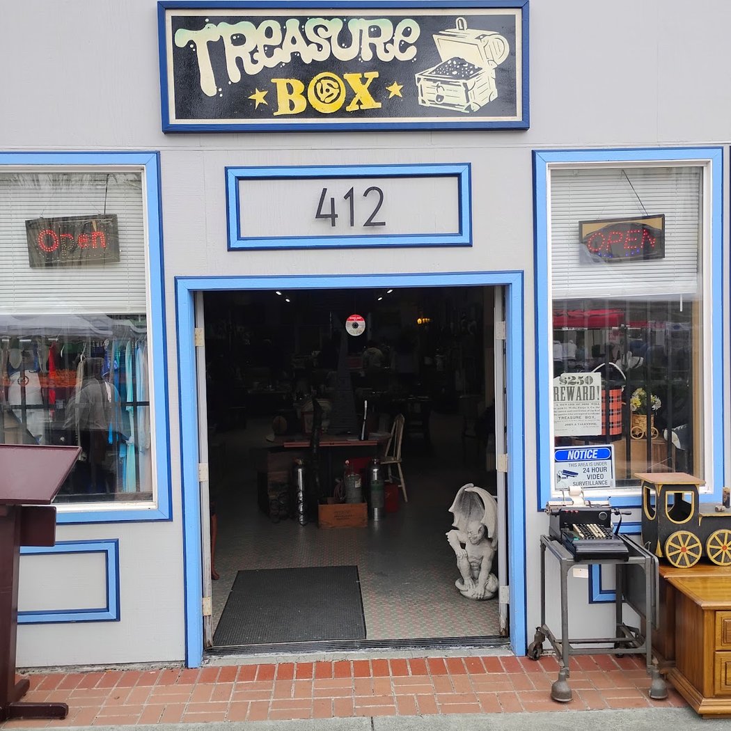 Indian Alley Antiques 1
