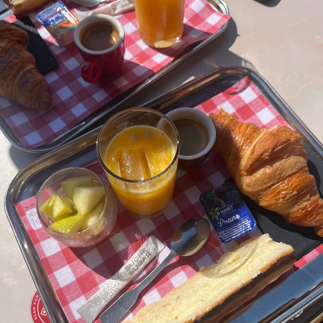 LES DEUX SAVOIE BRASSERIE 1