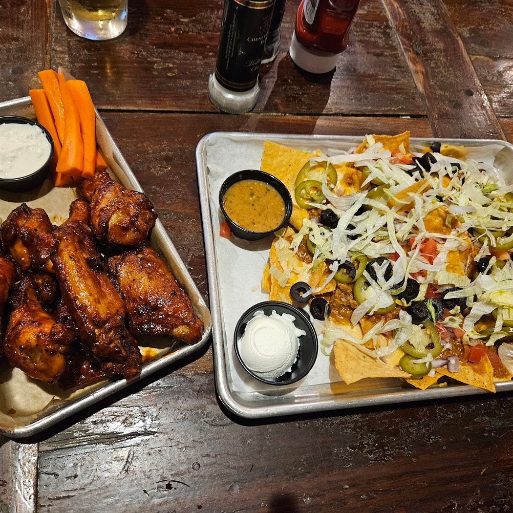 Roxy's Pub 3