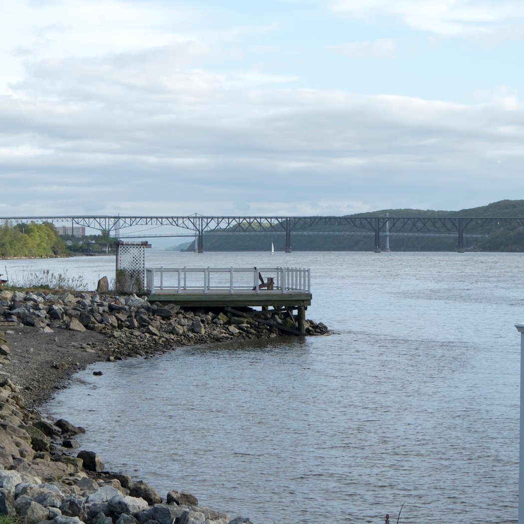 Quiet Cove Riverfront Park 3