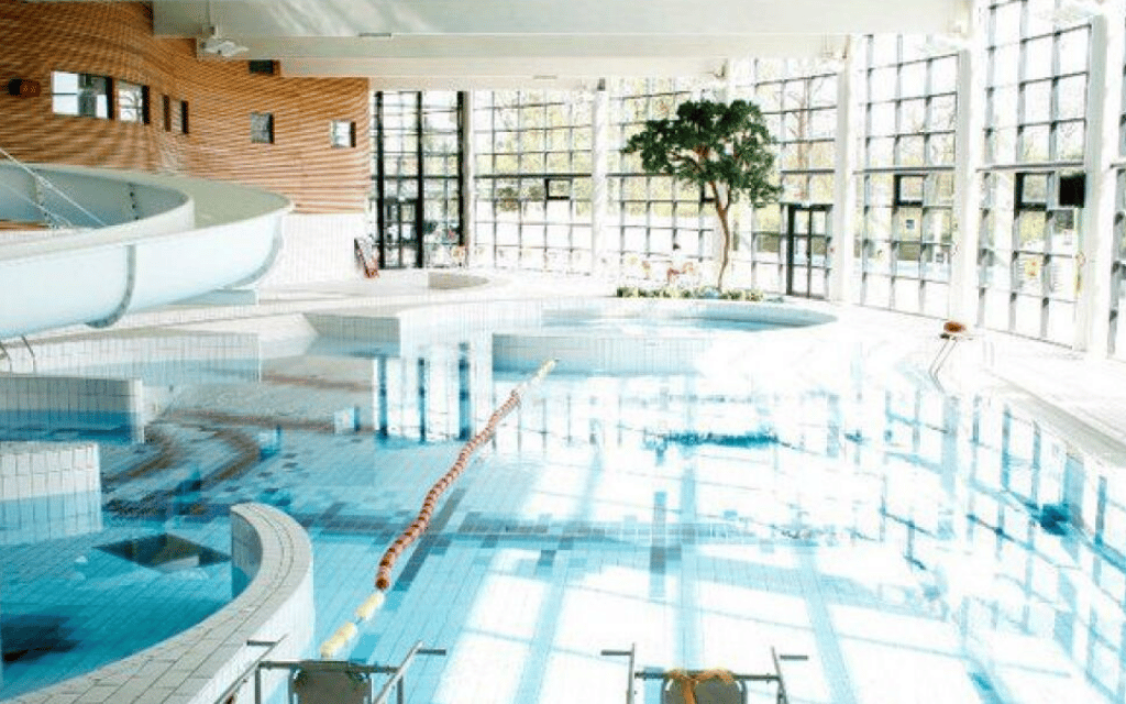 Pool Montbauron 1