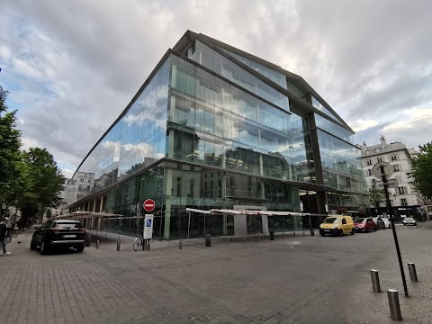 Place du Marché Saint-Honoré 4