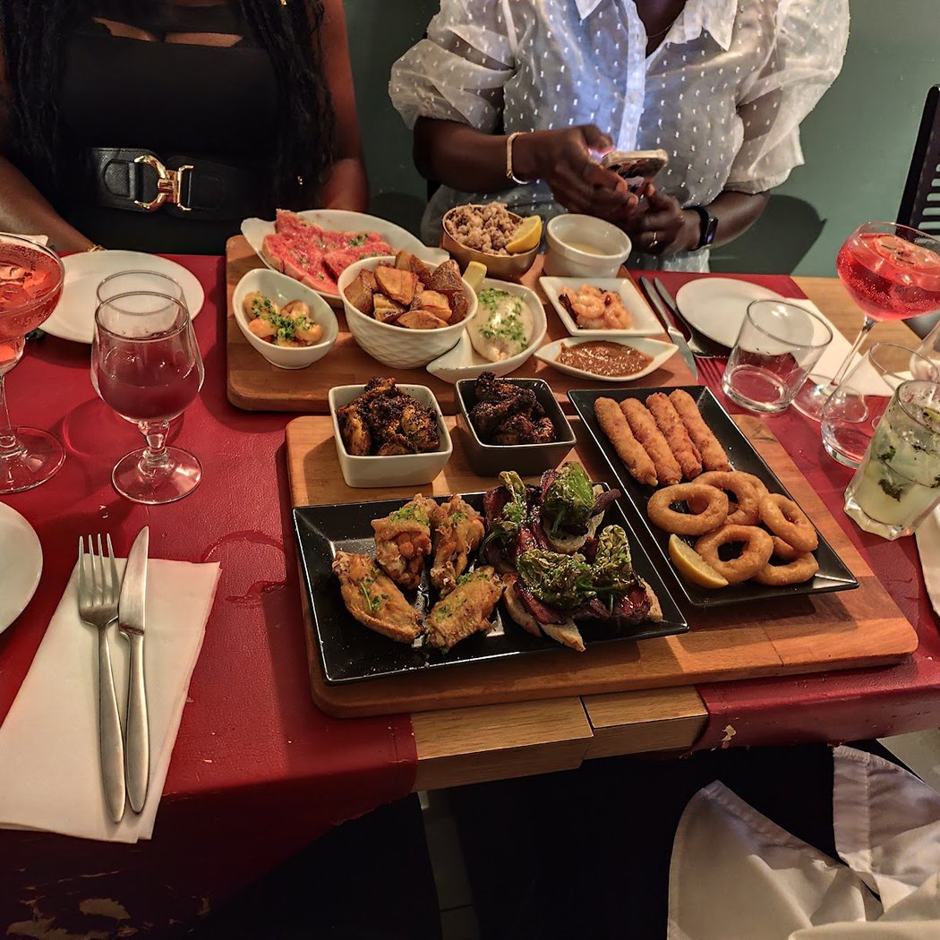 Avila Restaurant 3
