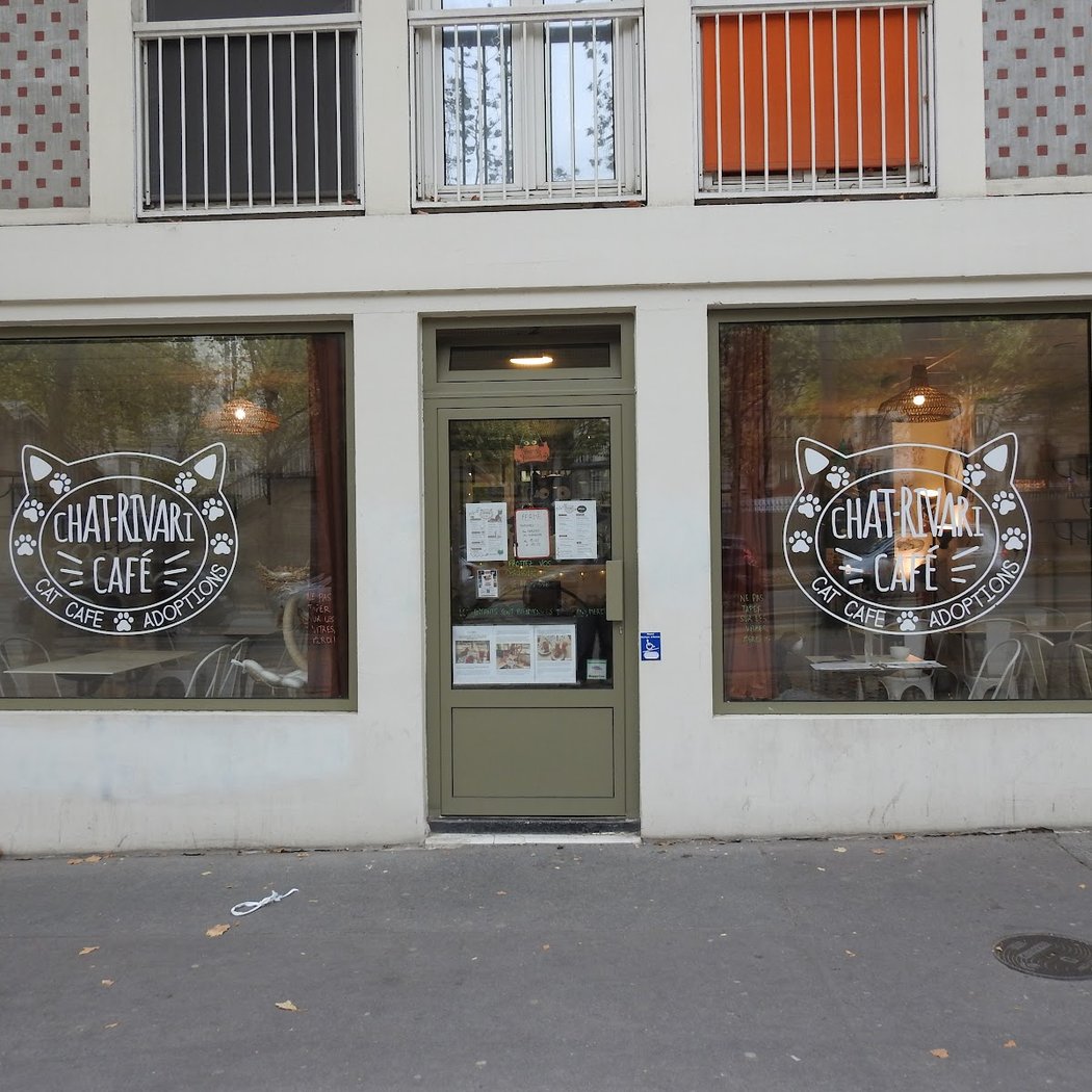 Le Chat-Rivari Café 2