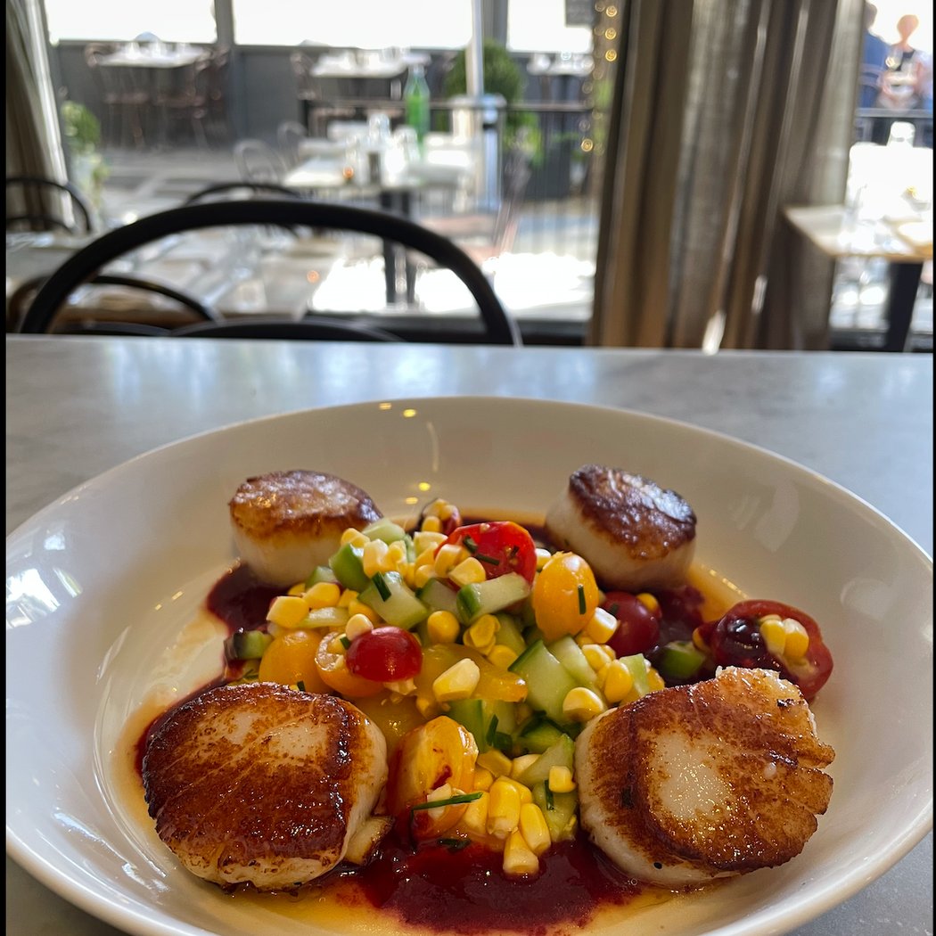 Bistro Elan 1