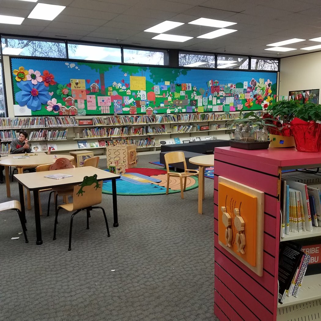 Bilingual Storytime / Hora de Cuentos Bilingüe 1