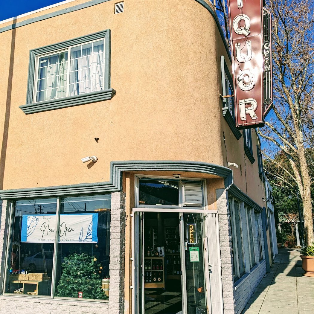Corks & Crafts Bottleshop 2