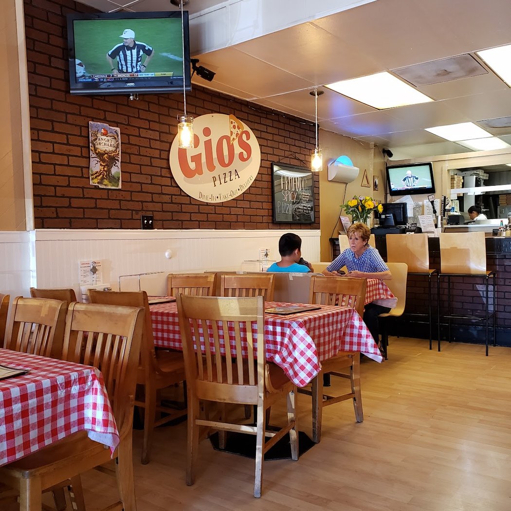 Gio's Pizza 2