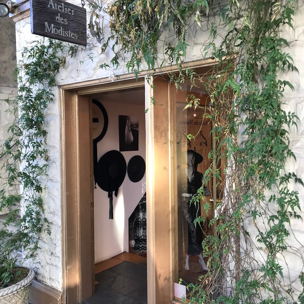Atelier Des Modistes 2