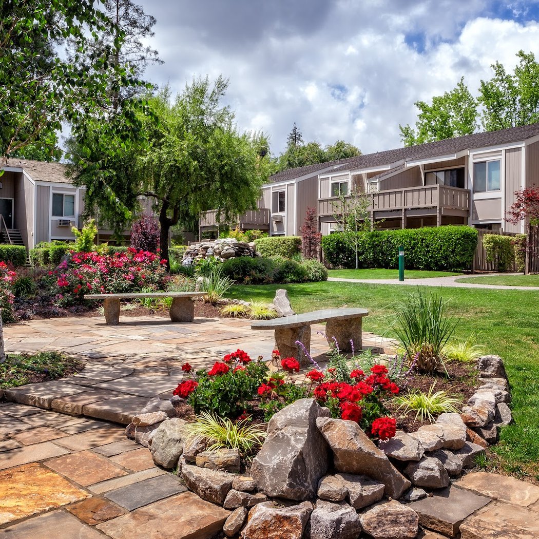 Glenbrook Apartments 1