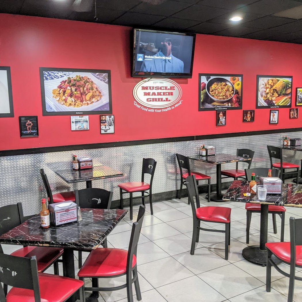 Muscle Maker Grill 3