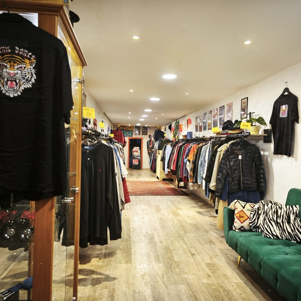 MV SMARTSHOP | FRIPERIE À PETITS PRIX | VINTAGE & Y2K À 5 & 10€ 1