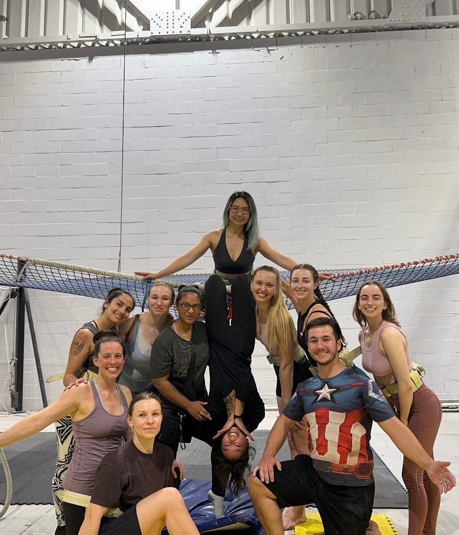 Académie de Cirque de Montréal (trapèze volant, aériens, pole dance, tissu, cerceau, et plus) 3