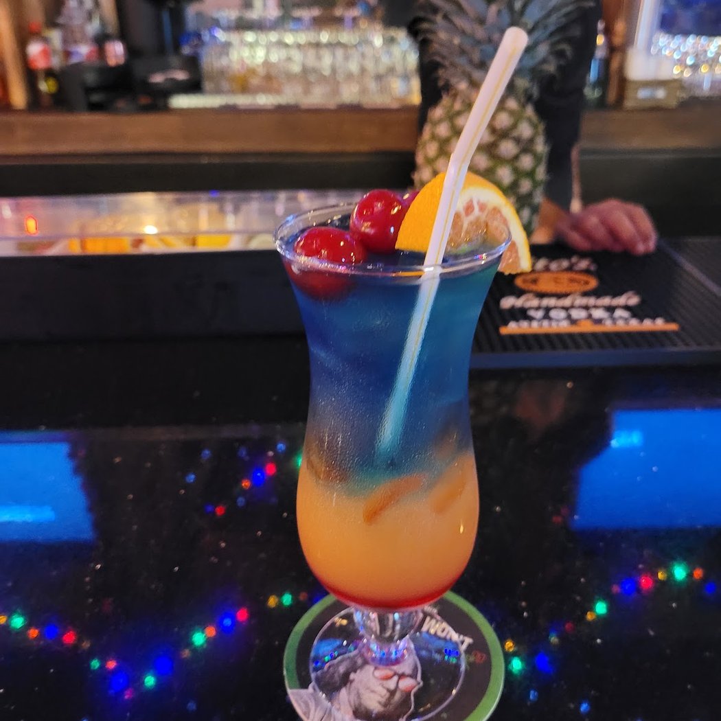 Room 990 Bar & Lounge 3