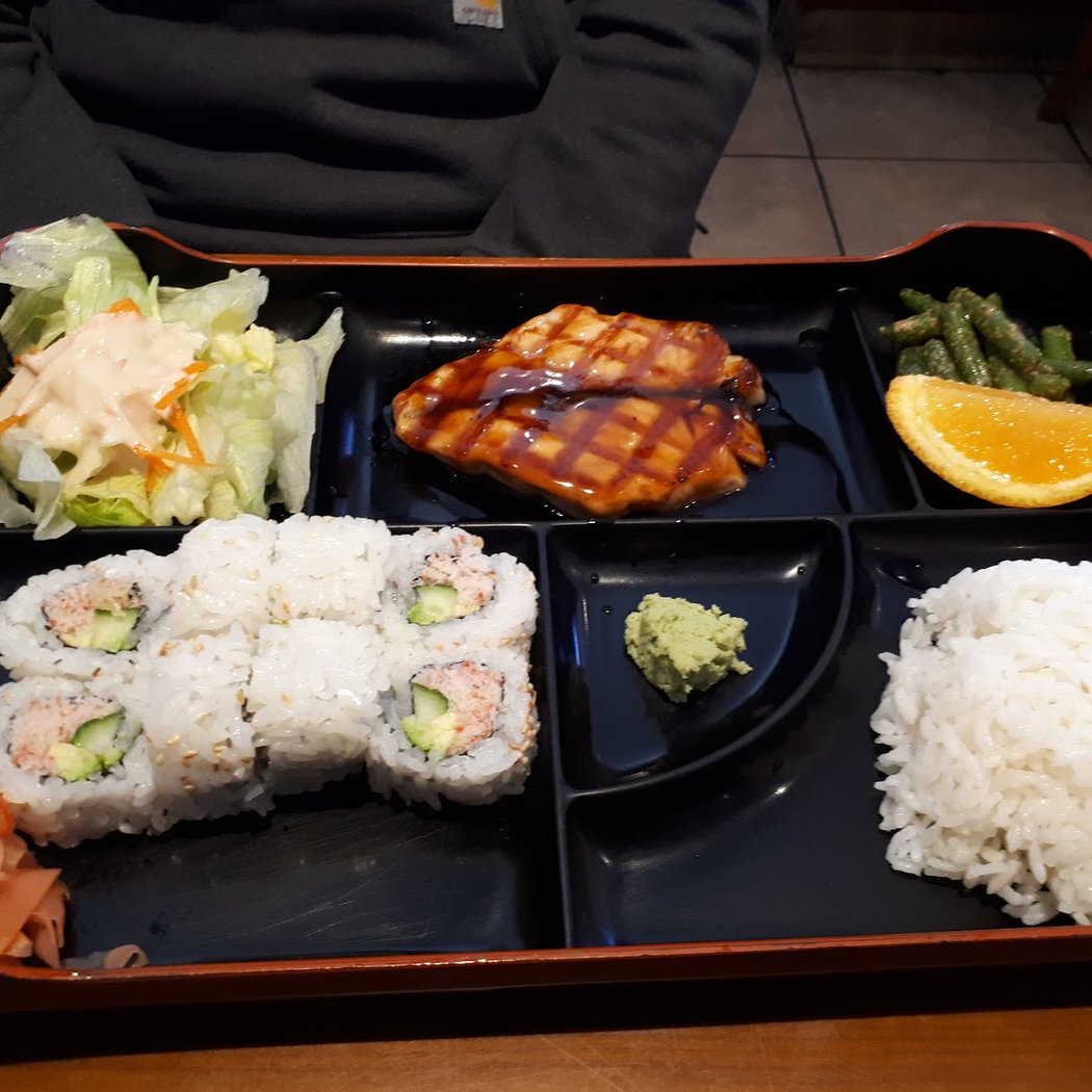Tachi Sushi Bar 3