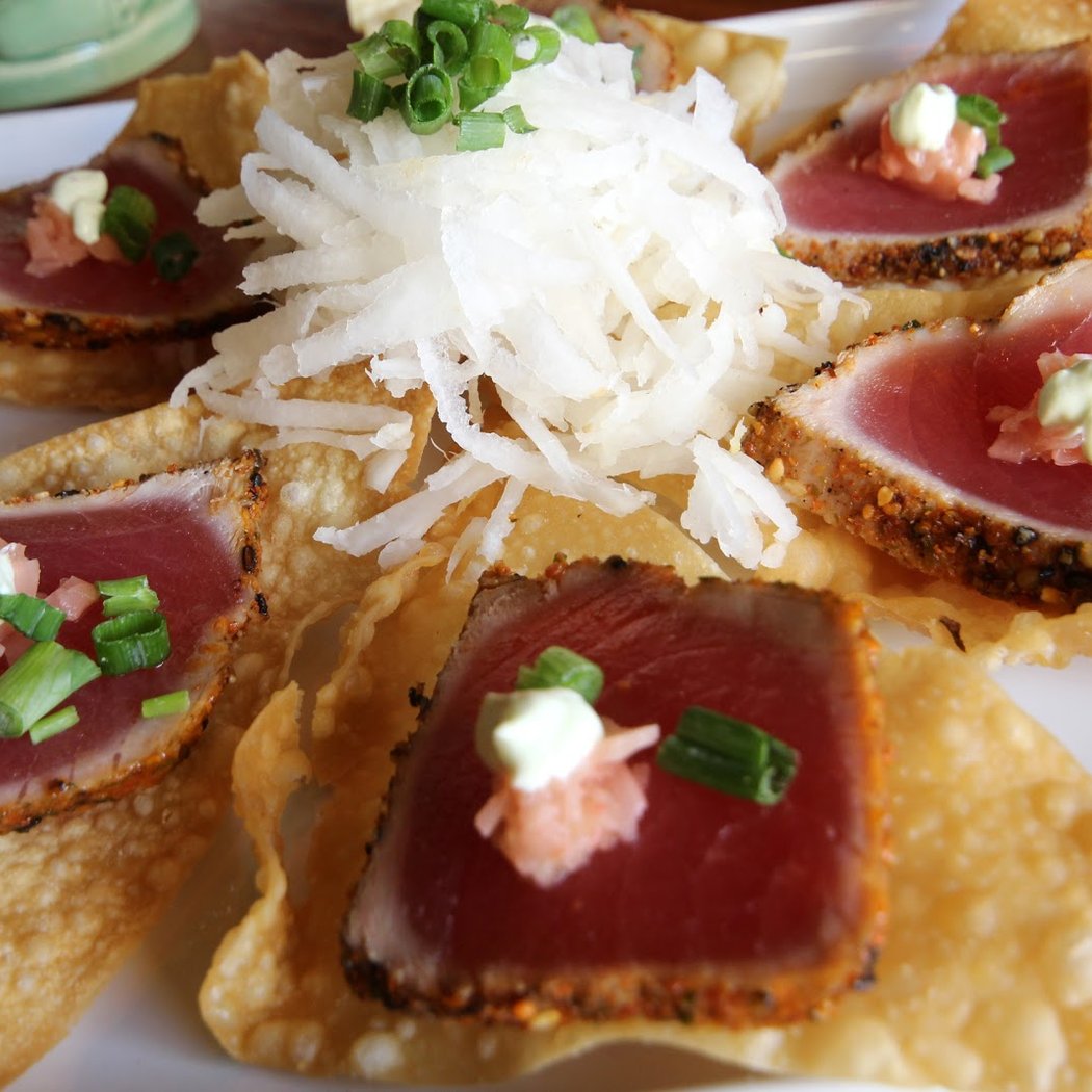 Mahalo Mondays @ Hula's! 3