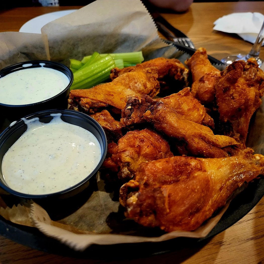 Double Bogeys Tavern & Grille 1