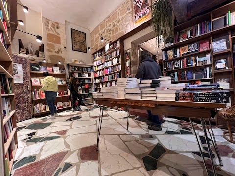 BookTalkBookTalkBook - A surrealist literary parody 3