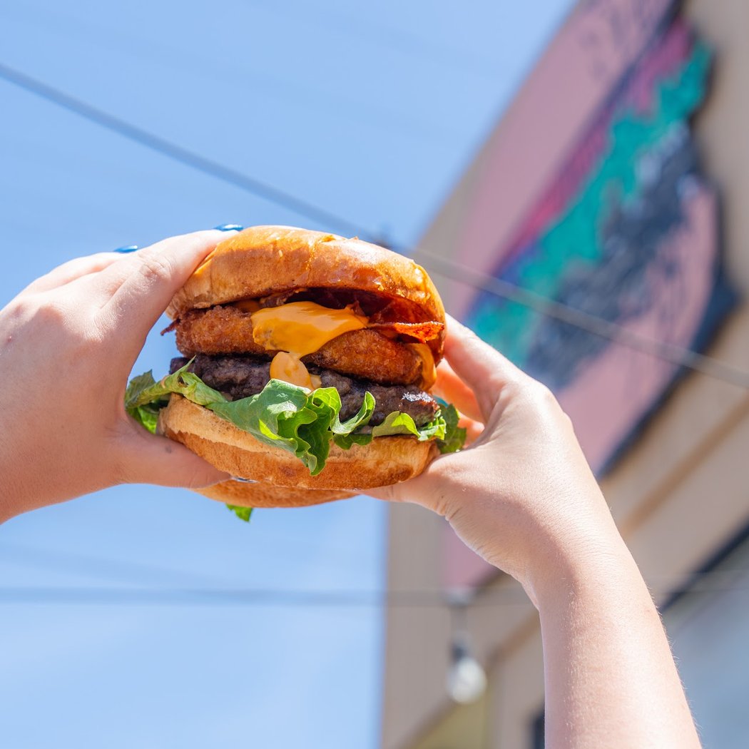 Papa Mak's Burgers 1