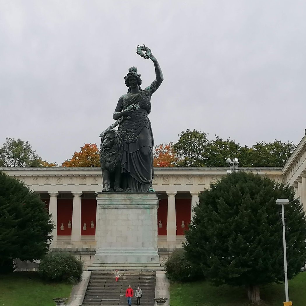 Theresienwiese 2