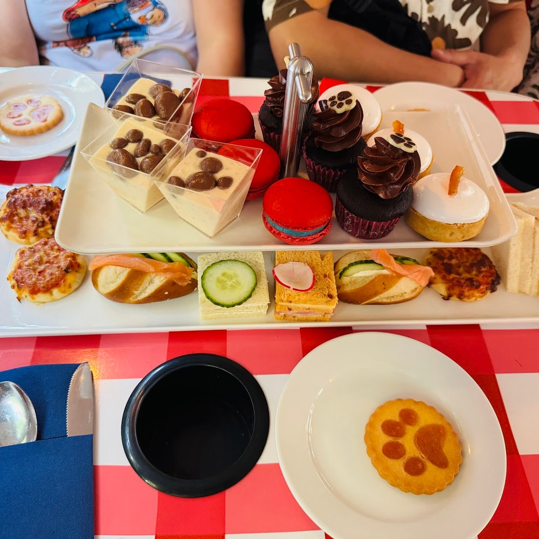 Peppa Pig Afternoon Tea 1