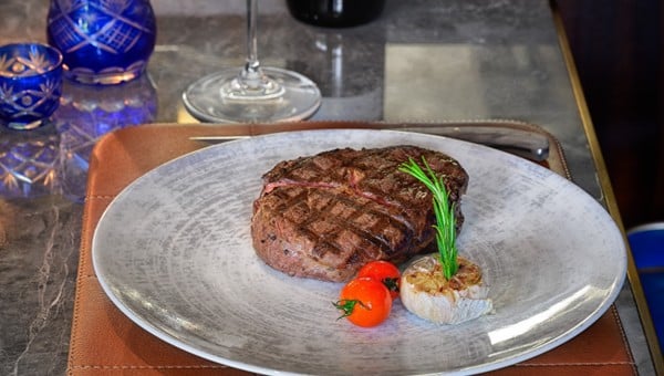 Capital Bar & Grill 1