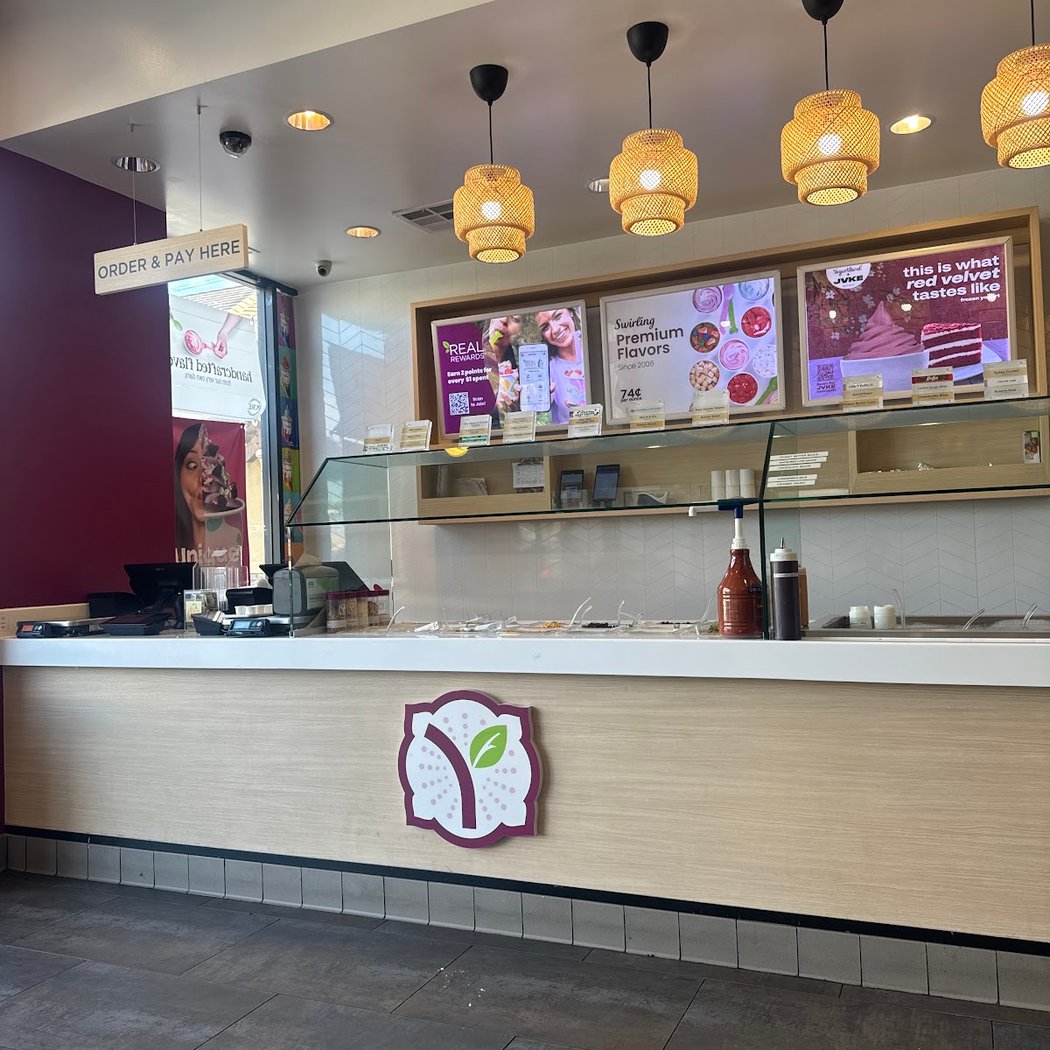 Yogurtland Corona 3