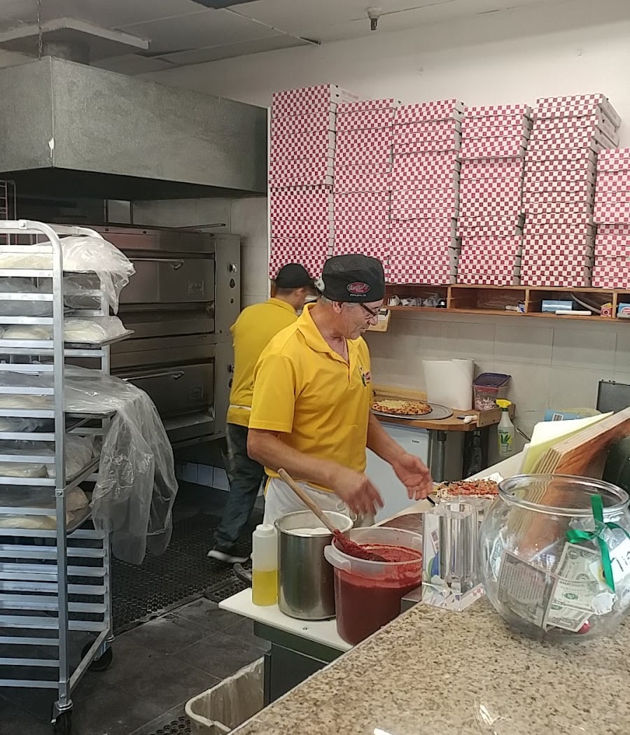 Hector's Pizza 3