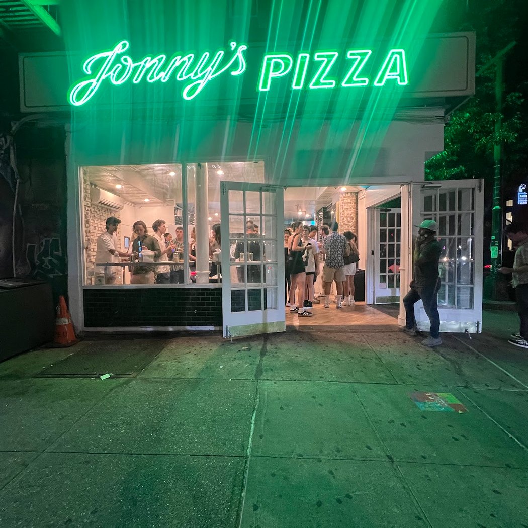 Jonny's Pizza 3
