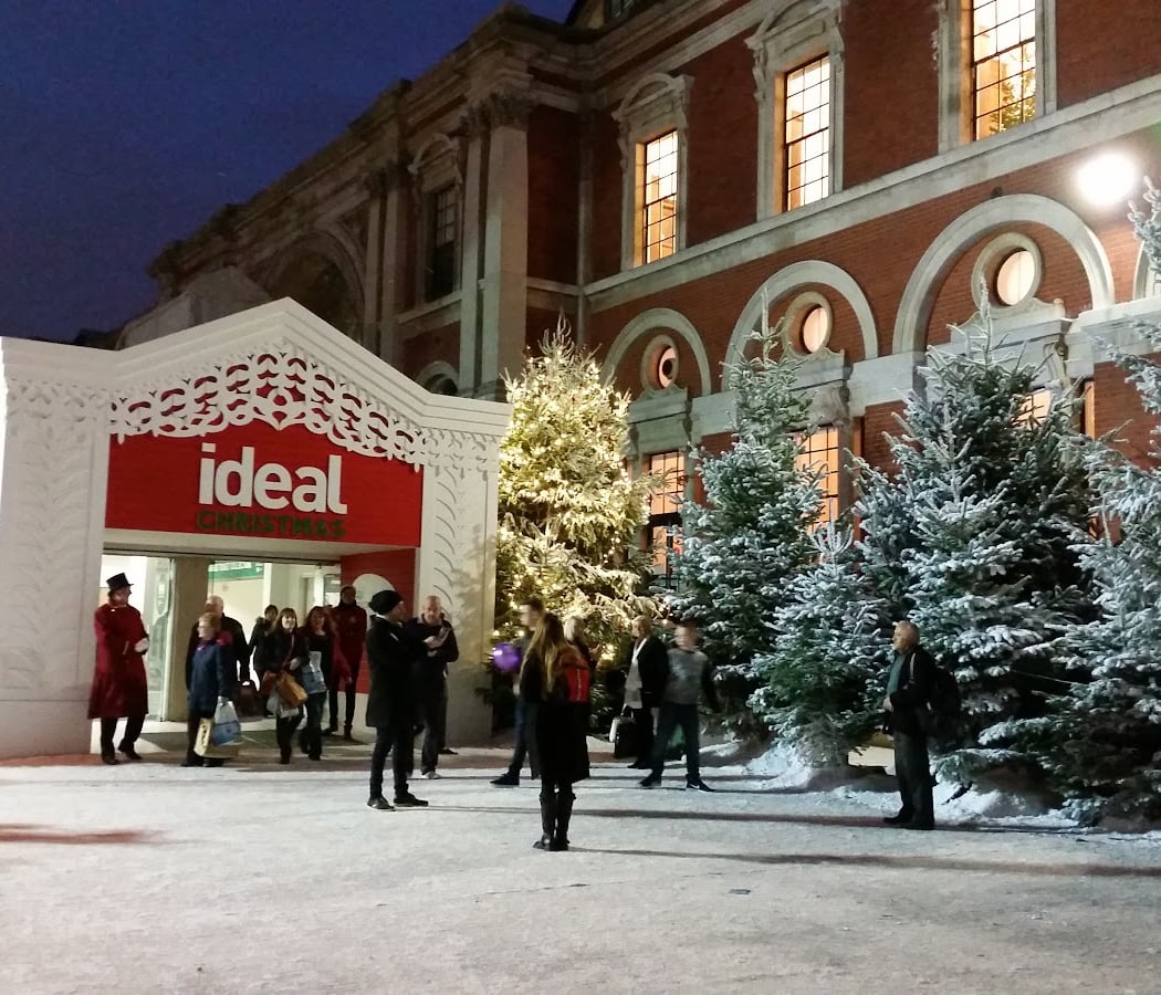 The Ideal Christmas Show 3