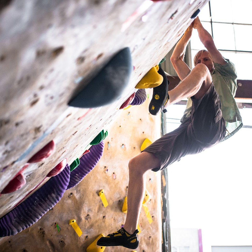 Bouldering Outside Clinic 1