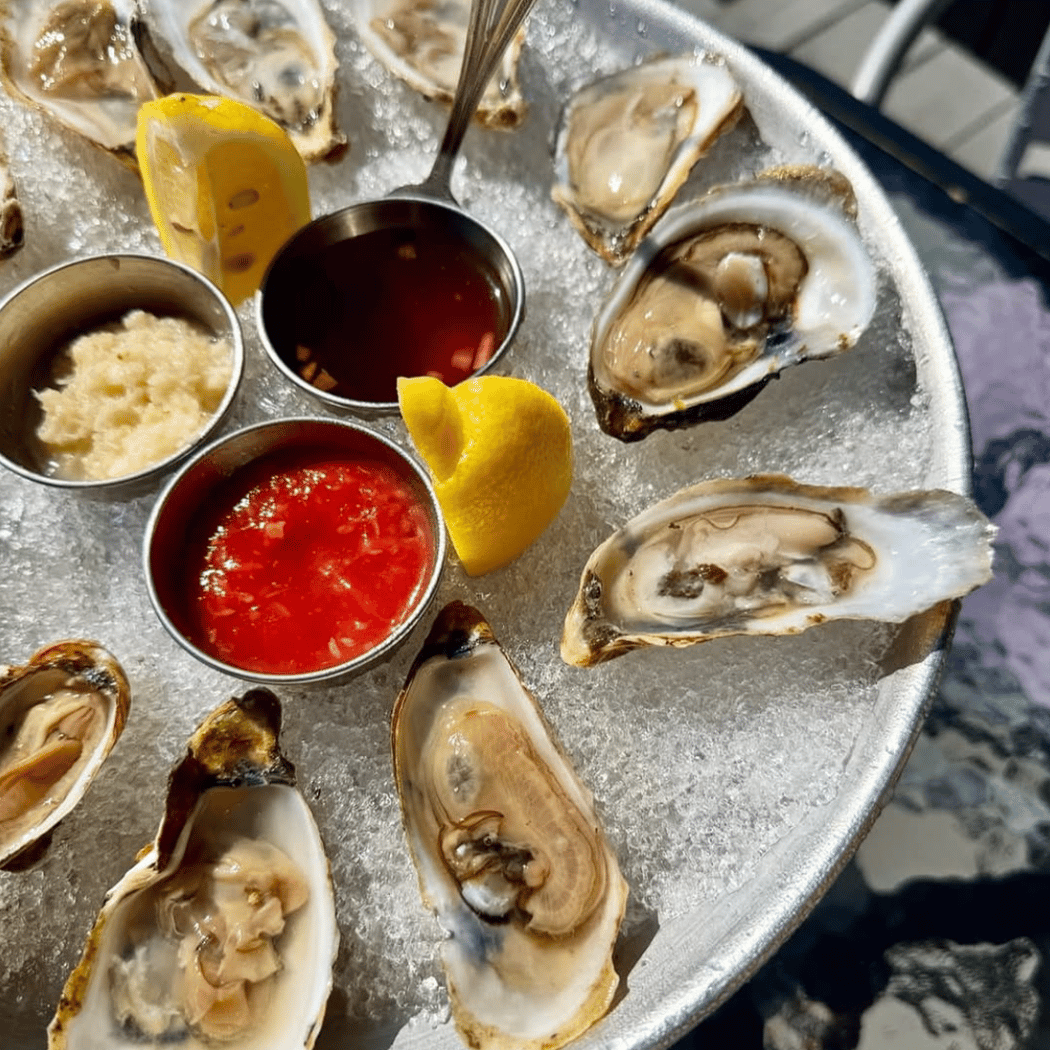 Off The Hook Raw Bar & Grill 2