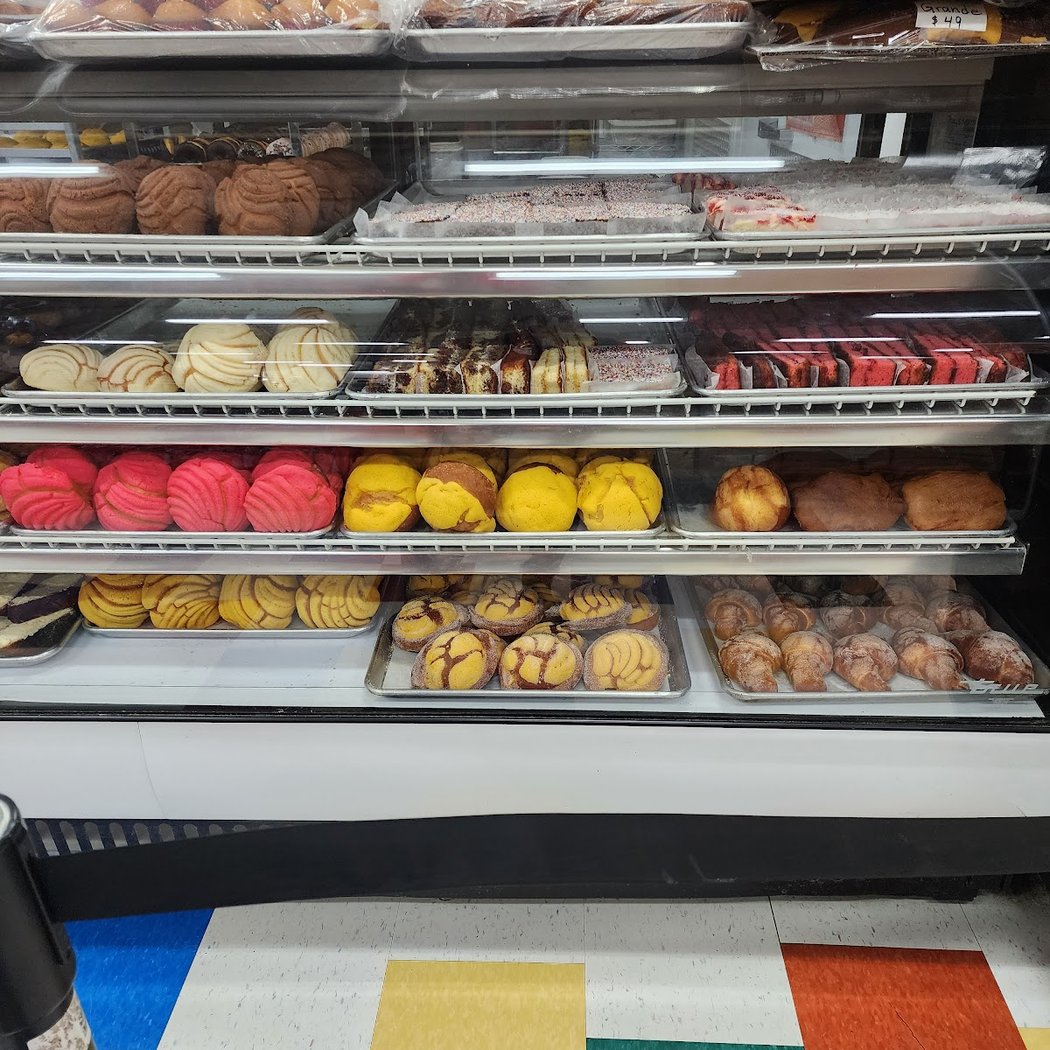 La Reyna Bakery 1