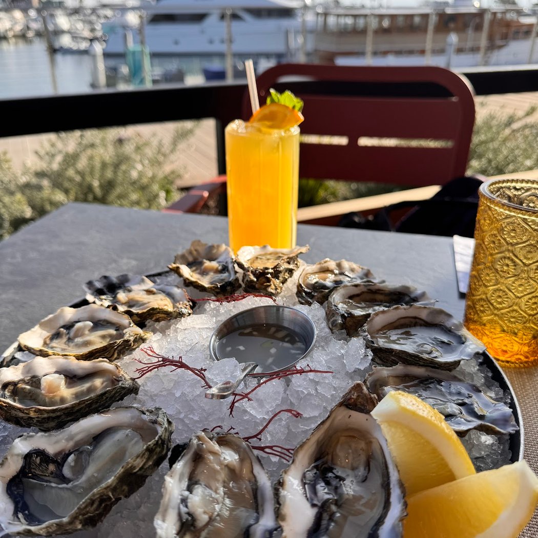 Hurrica Restaurant & Bar 1