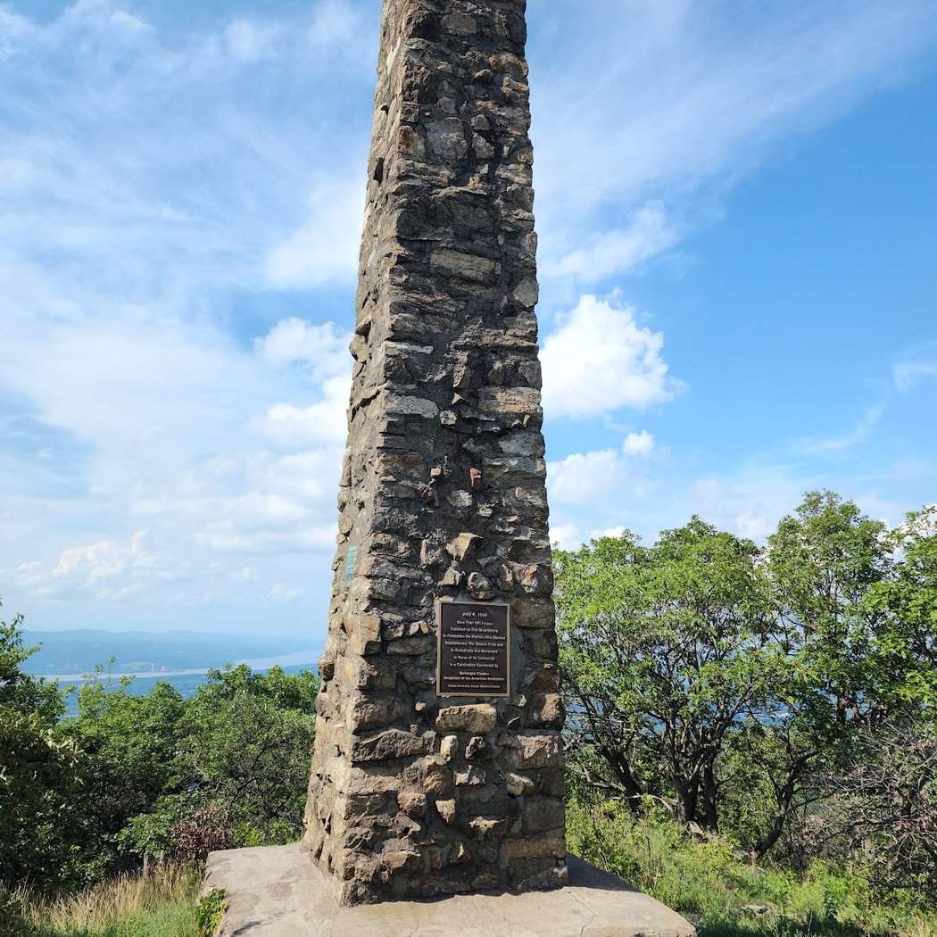 D.A.R. Monument 1