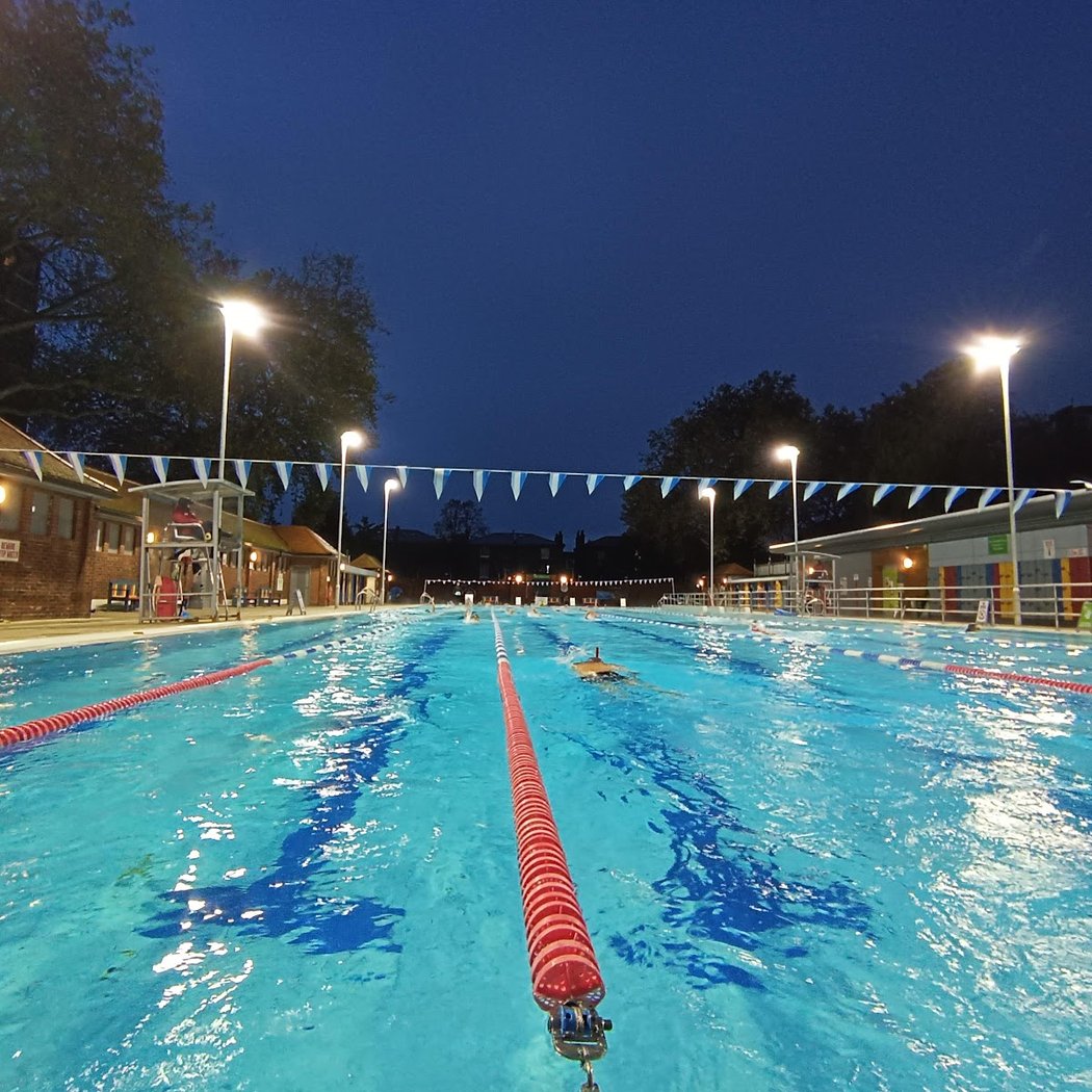 London Fields Lido 1