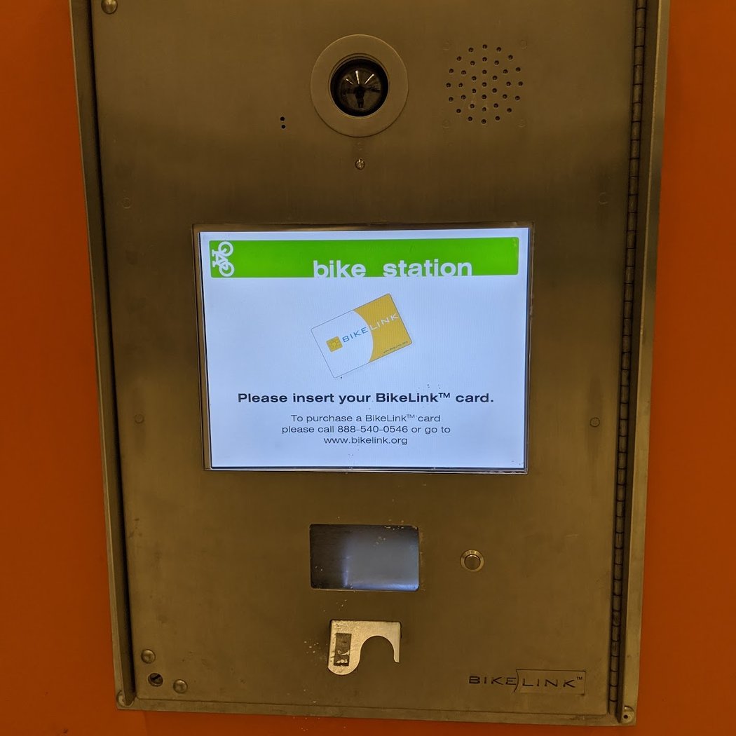 BikeLink : Civic Center Bike Station 2