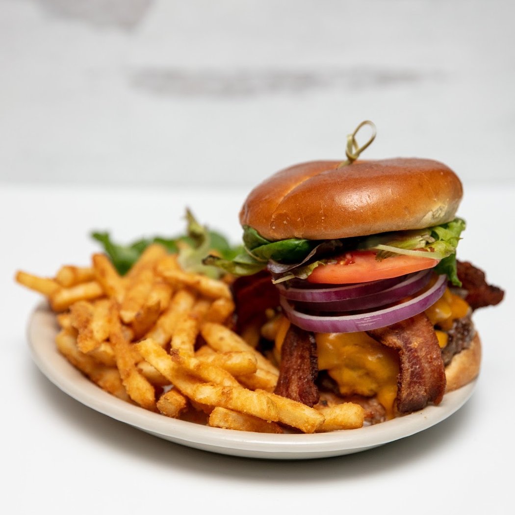 The Lookout Bar and Grill 4