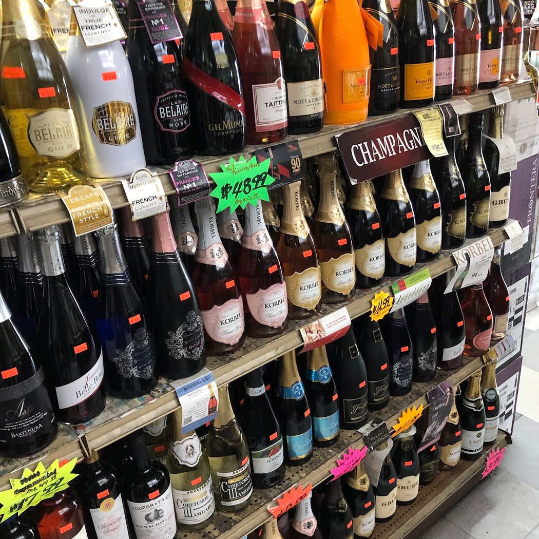 Zee's Wines & Liquors 3