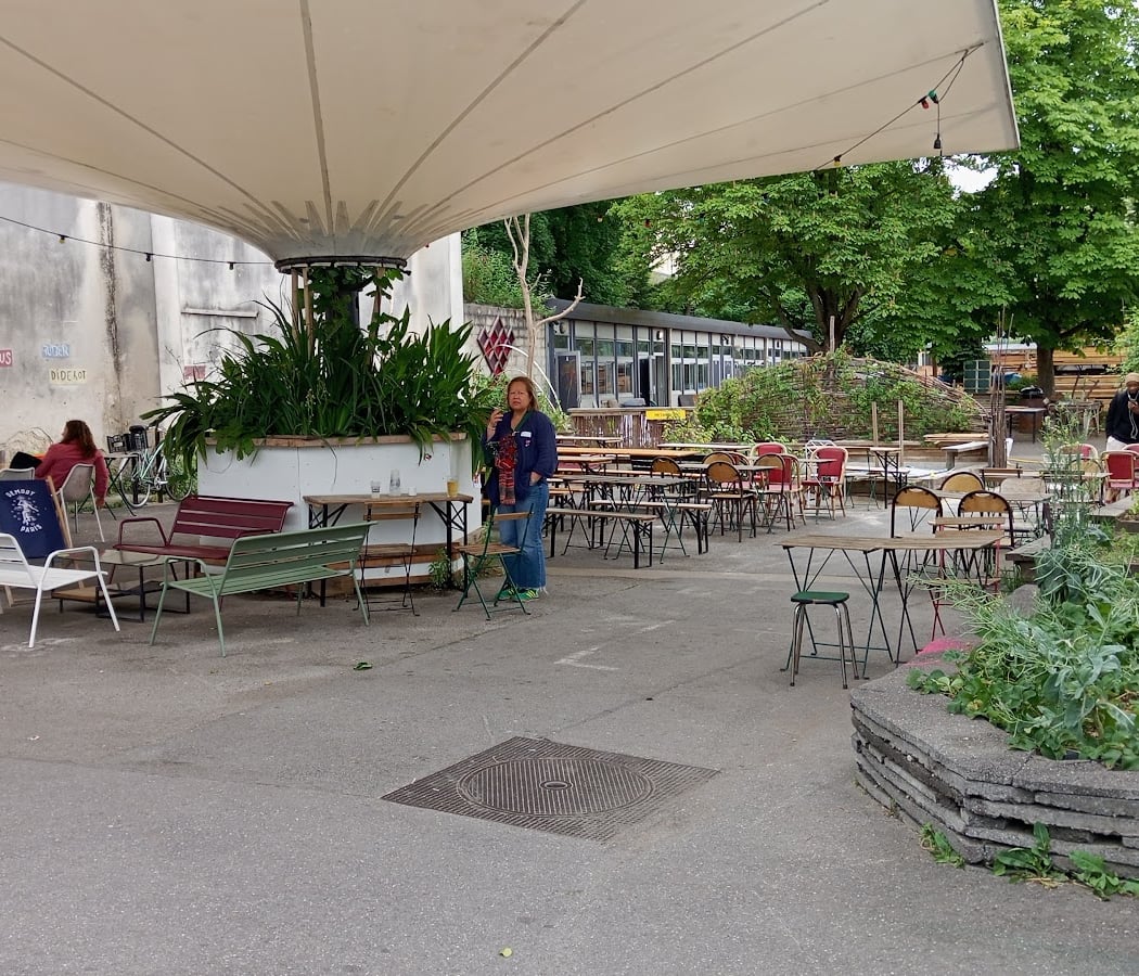 La Cantine Pas Si Loin - Artagon 3