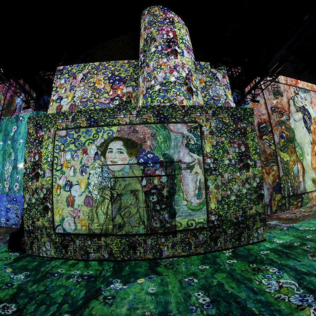 Exposition immersive à l'Atelier des Lumières 1