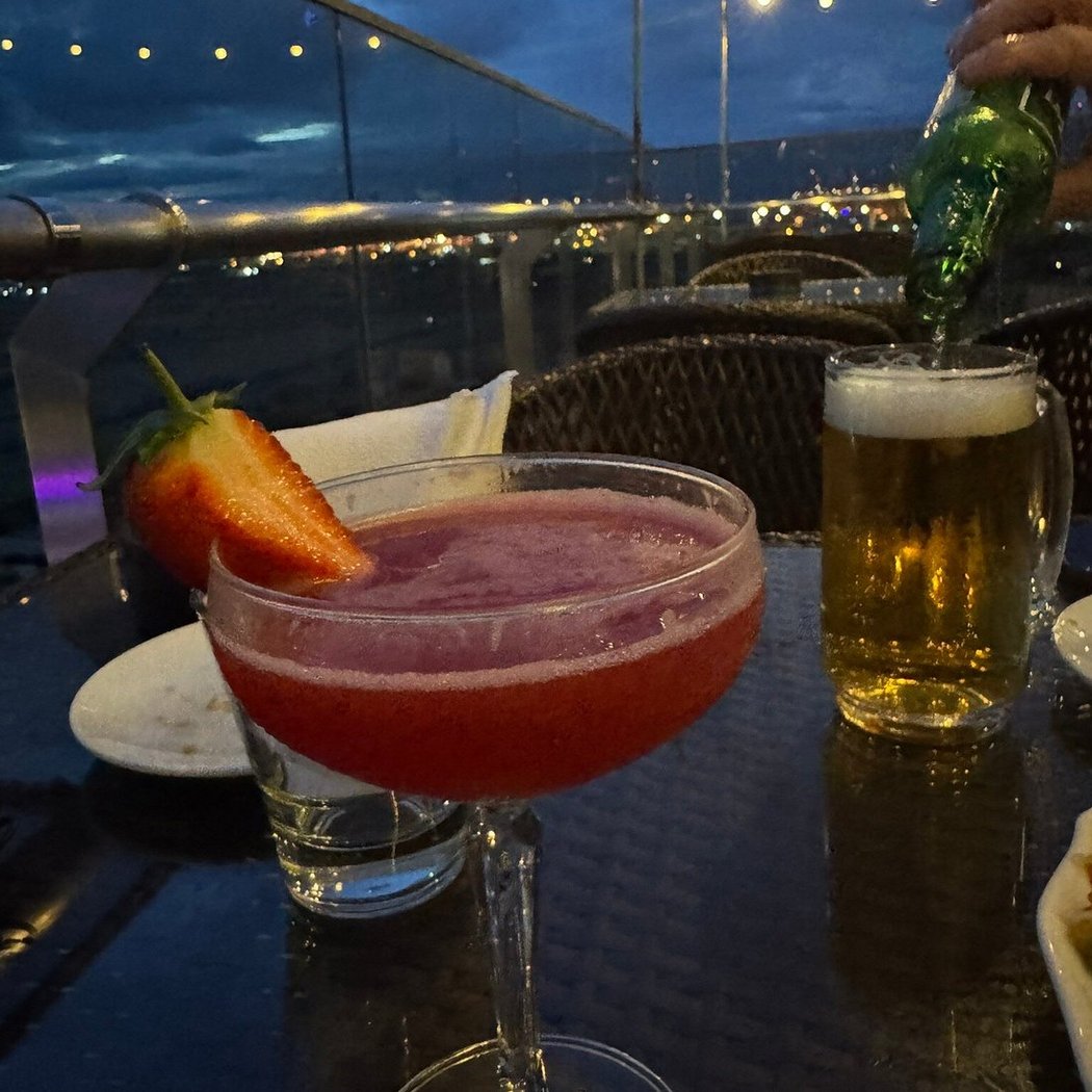Sky Lounge Live Music & Cocktails 2