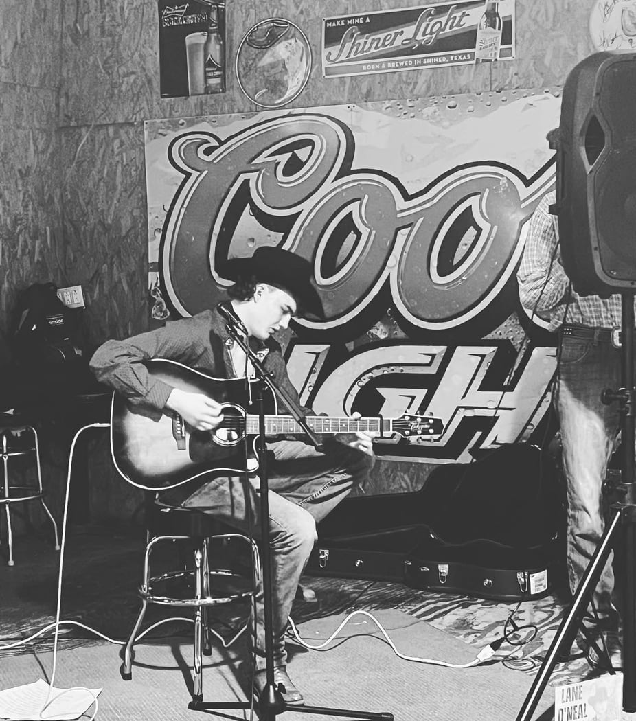 Sunday Funday Live Music with Drew