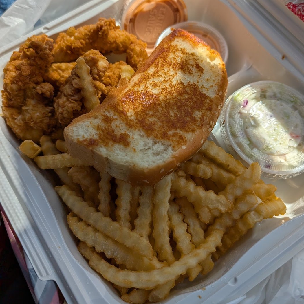 Raising Cane's Chicken Fingers 3