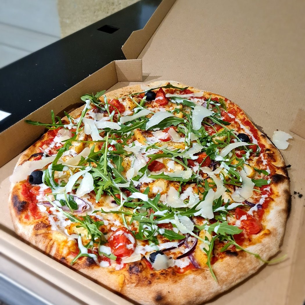 Autour d'une pizza a Lauris 3
